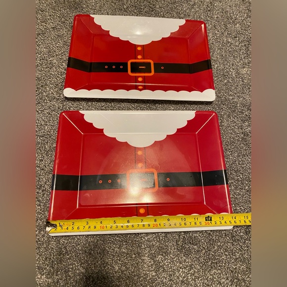 New set of 2 Plastic Serving Plate (Santa) - Picture 3 of 4